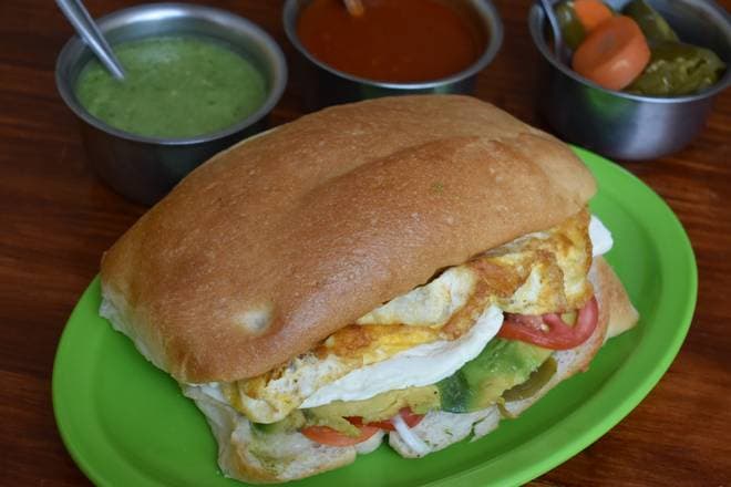 Torta Huevo con Queso Blanco