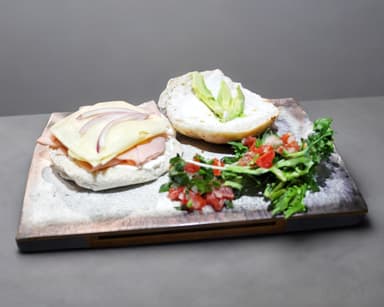 Bagel de Pechuga de Pavo con Jocoque