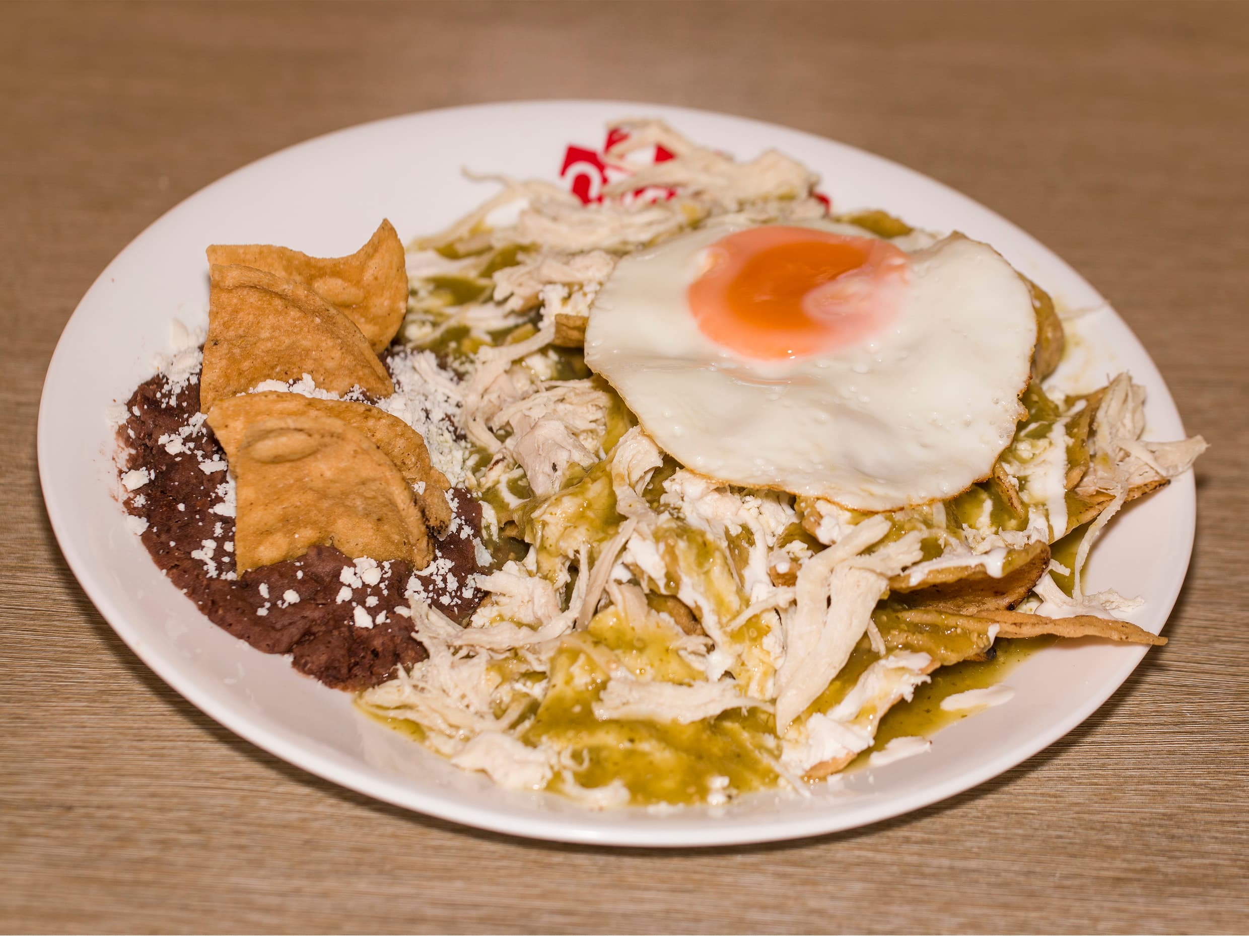 Chilaquiles con Arrachera