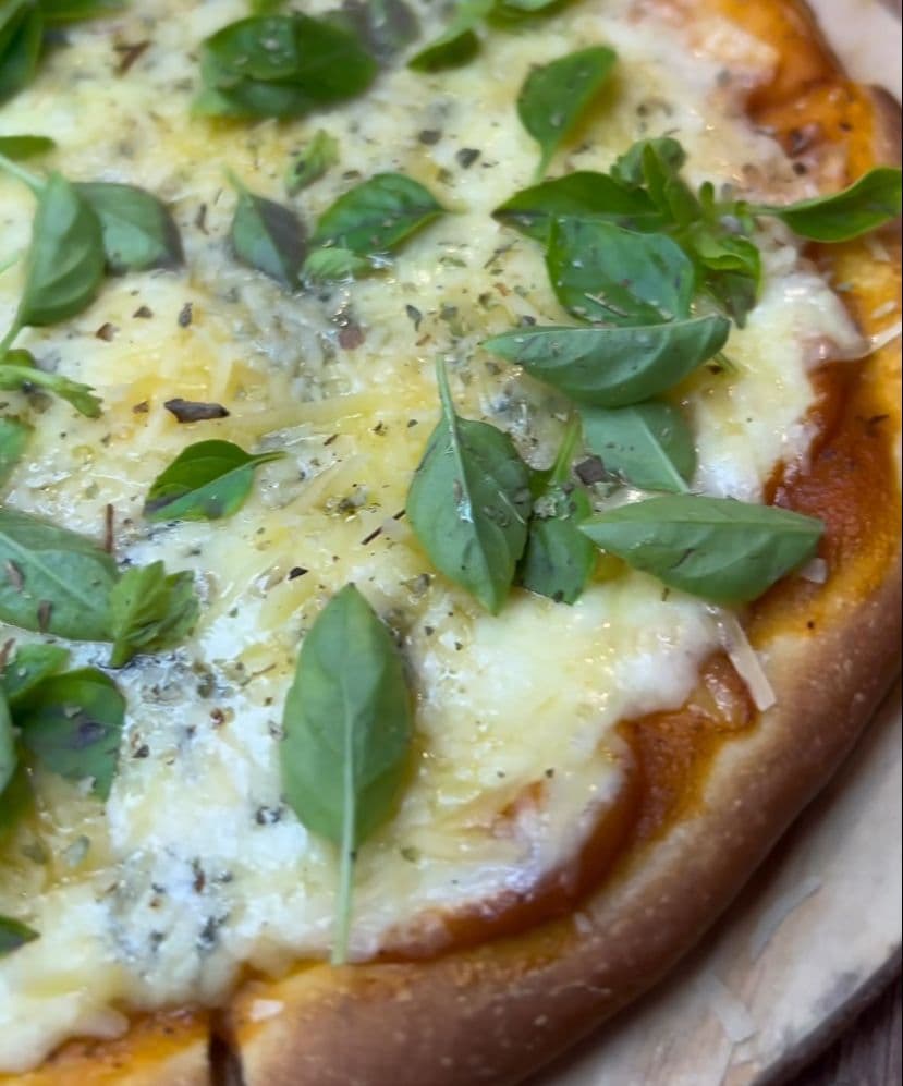 Pizza Especial Tres Quesos
