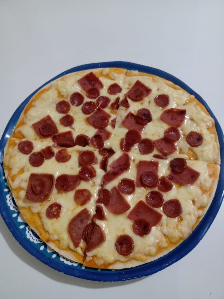 Pizza Jamón y Cabano