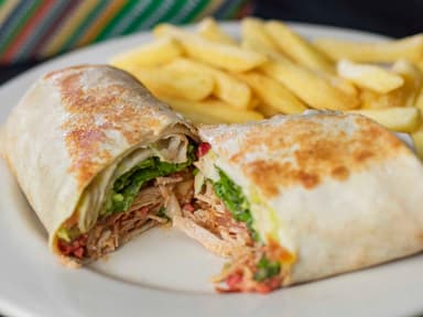 Combo 4: Burro + Bebida + Papas