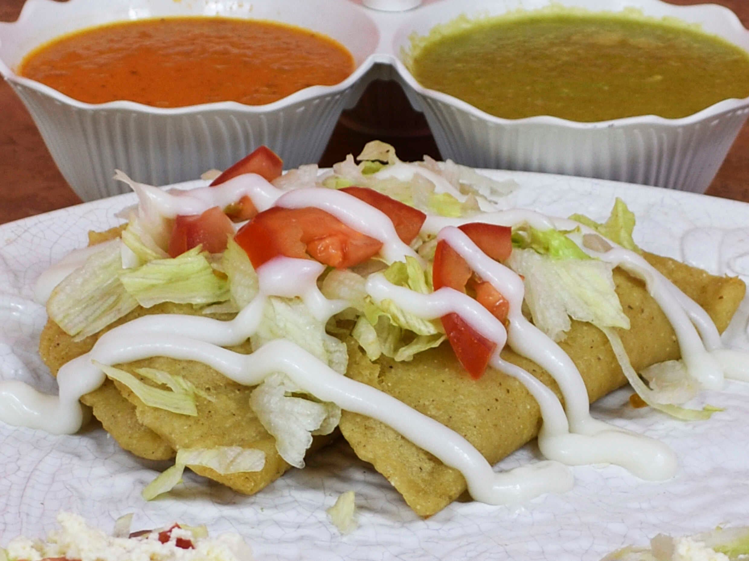 3 Empanadas de Queso