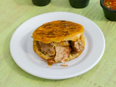 Gordita de Carnitas