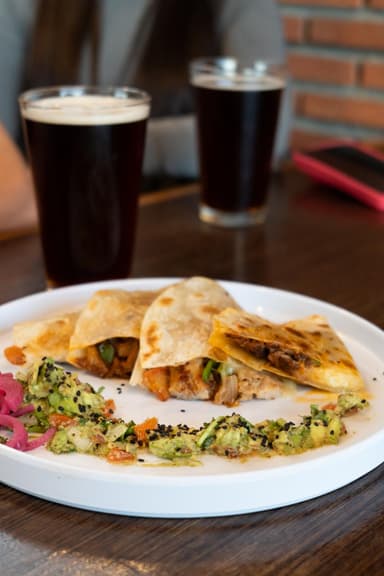 Quesadillas de Machaca de Mantarraya/Res