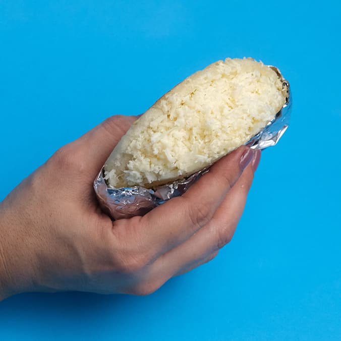 Combo Arepa con Queso + Jugo de Corozo 12 Onz