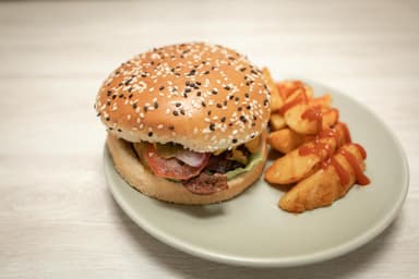 Combo NAHO (Hamburguesa, papas y refresco)