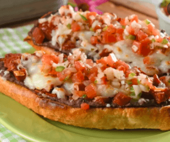 Molletes Tradicionales con Tocino