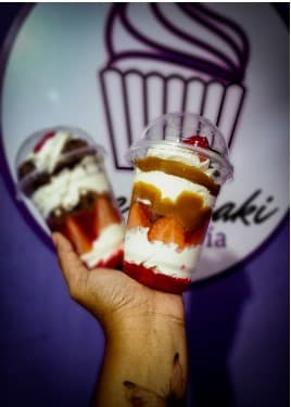 Fresas con Crema y Arequipe.