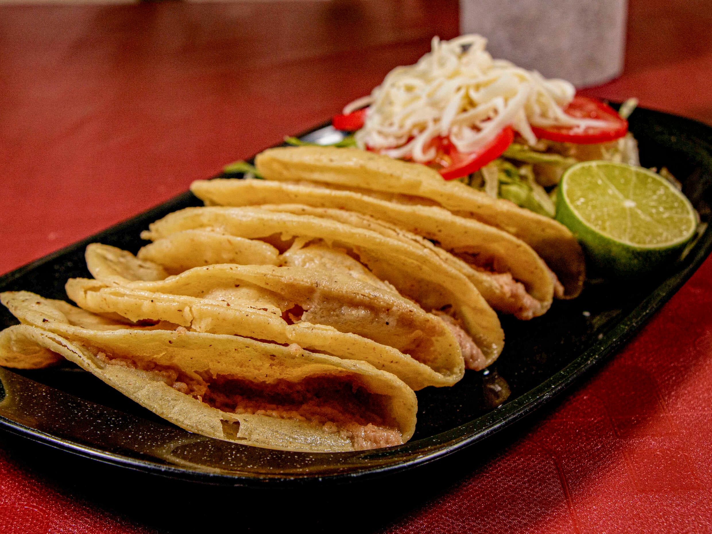 Tacos Dorados de Frijoles con Queso