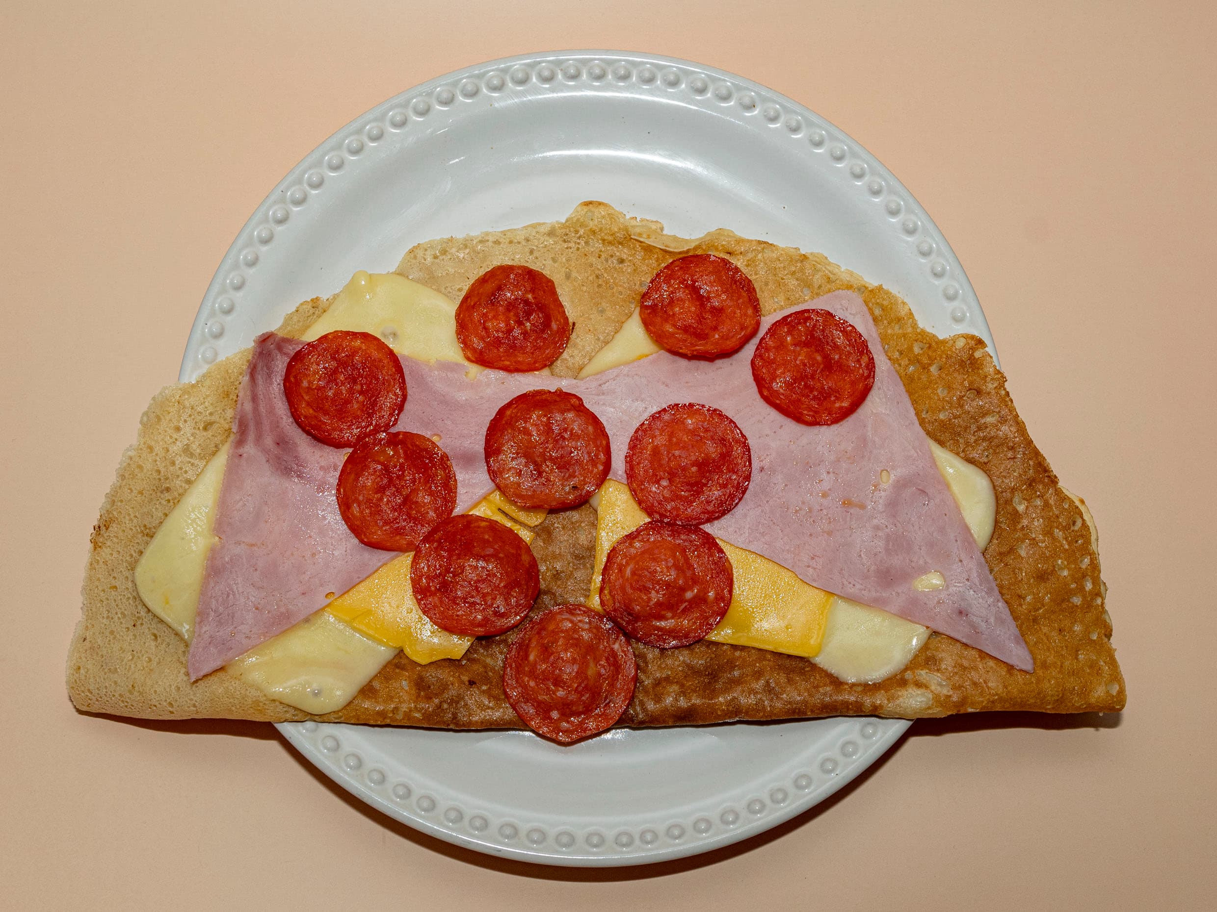 Crepa Jamón y Pepperoni con 2 Quesos