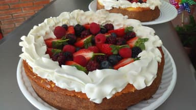 Cheesecake con Jalea de Zarzamora y Frutos Rojos G