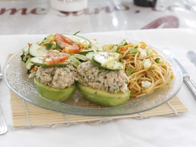 Aguacare relleno de Atun
