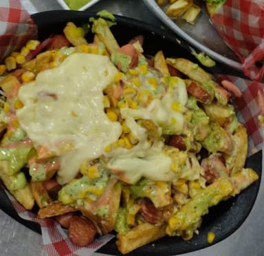 Combo SalchiEsp con Queso y Maiz(2 Per)+2 Gaseosas