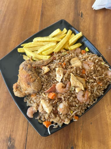Arroz Chino con Alita y Papas Personal