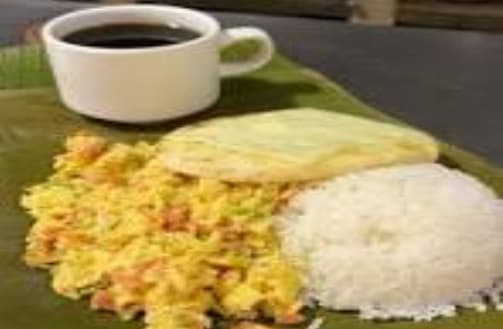 Desayuno2 (huevos pericos+arroz+café+arepa)