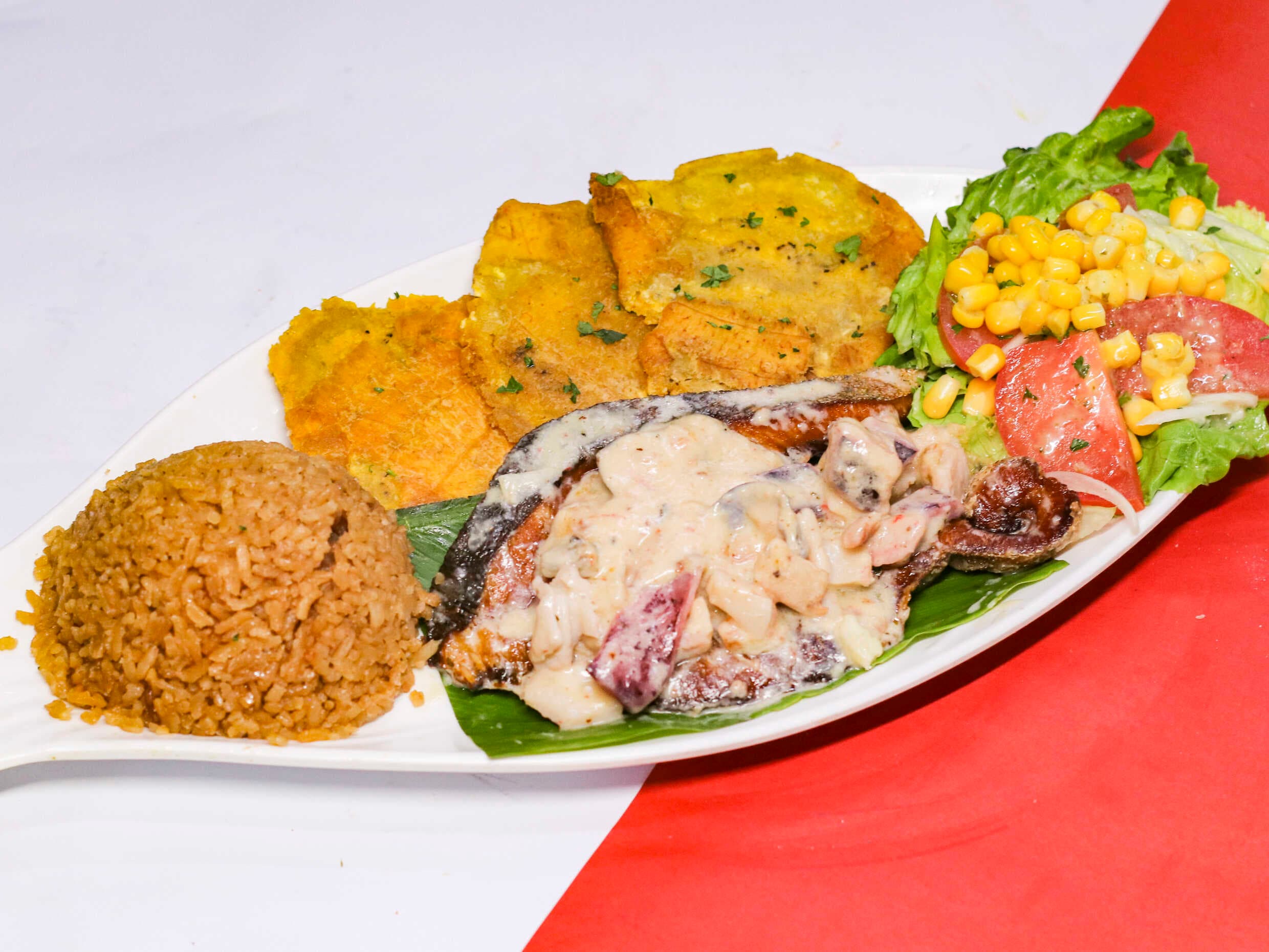 Sierra en salsa de Mariscos
