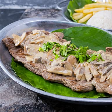 Carne de Res en Salsa de Champiñones
