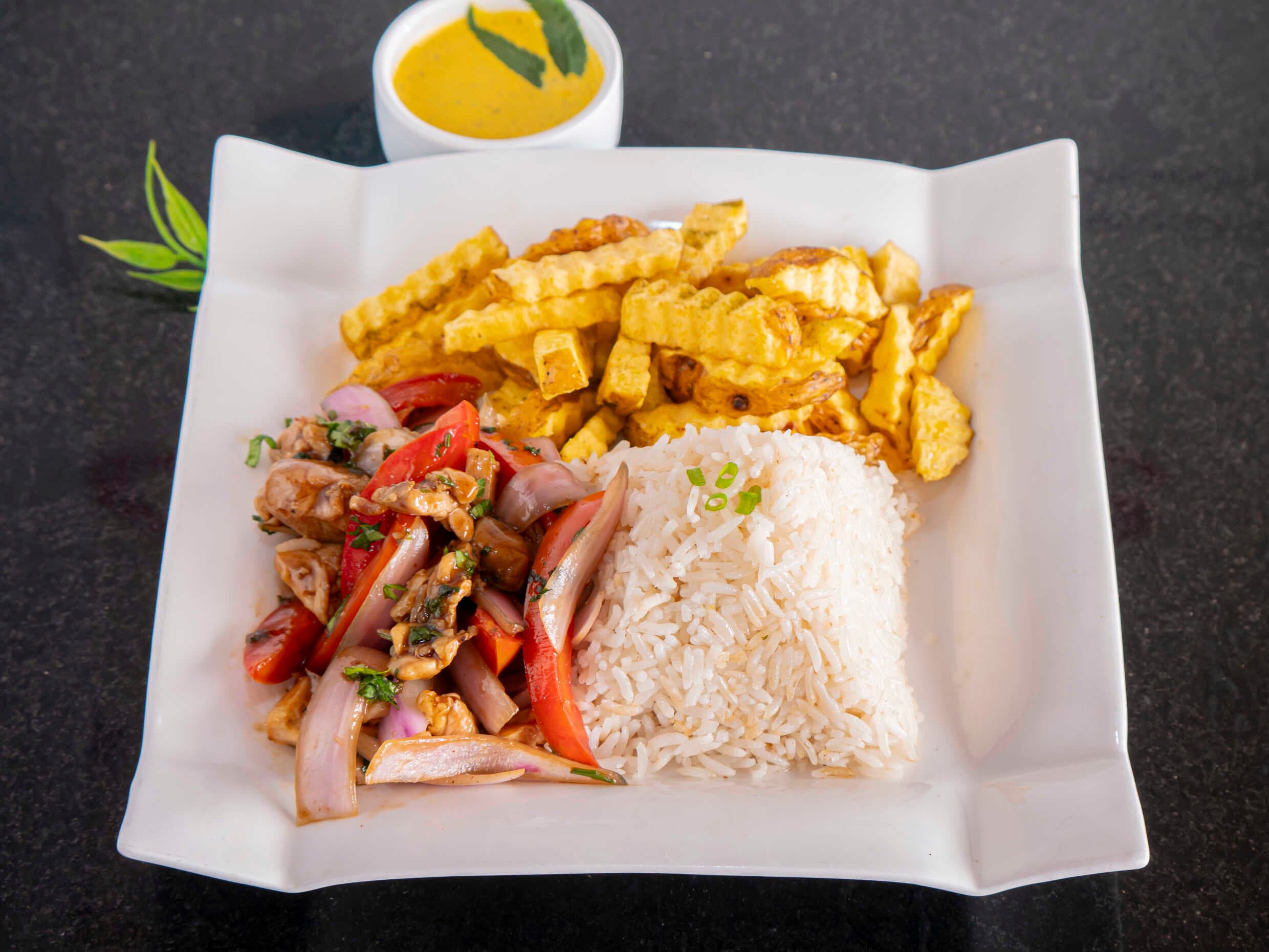 Pollo salteado.