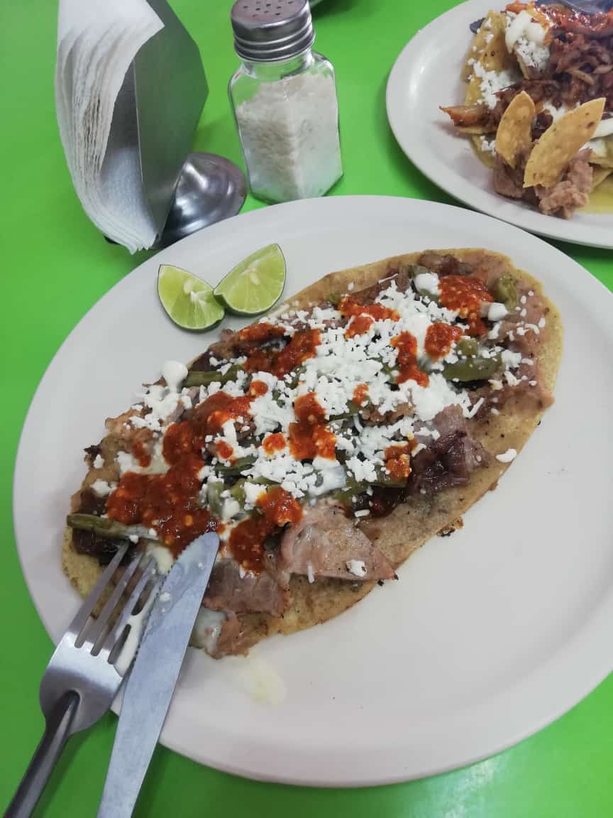 Huarache con bistec