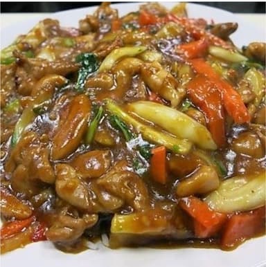 37. Chop Suey en Salsa con Pollo y Verduras