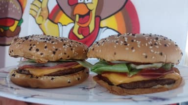Hamburguesa con Papas con Coca Cola 355 Ml