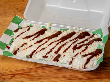 CHAROLA CON CREMA, MAYONESA, QUESO Y CHIPOTLE