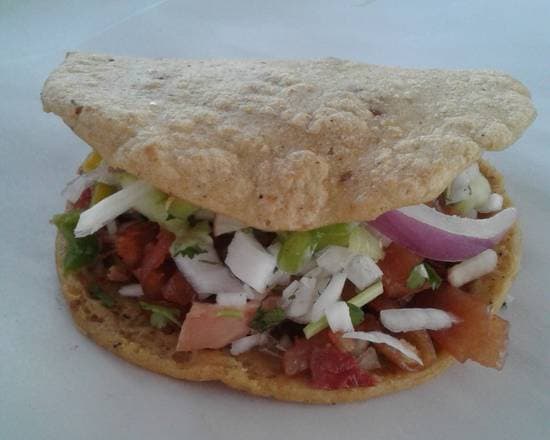 Gordita con Carnitas y Queso