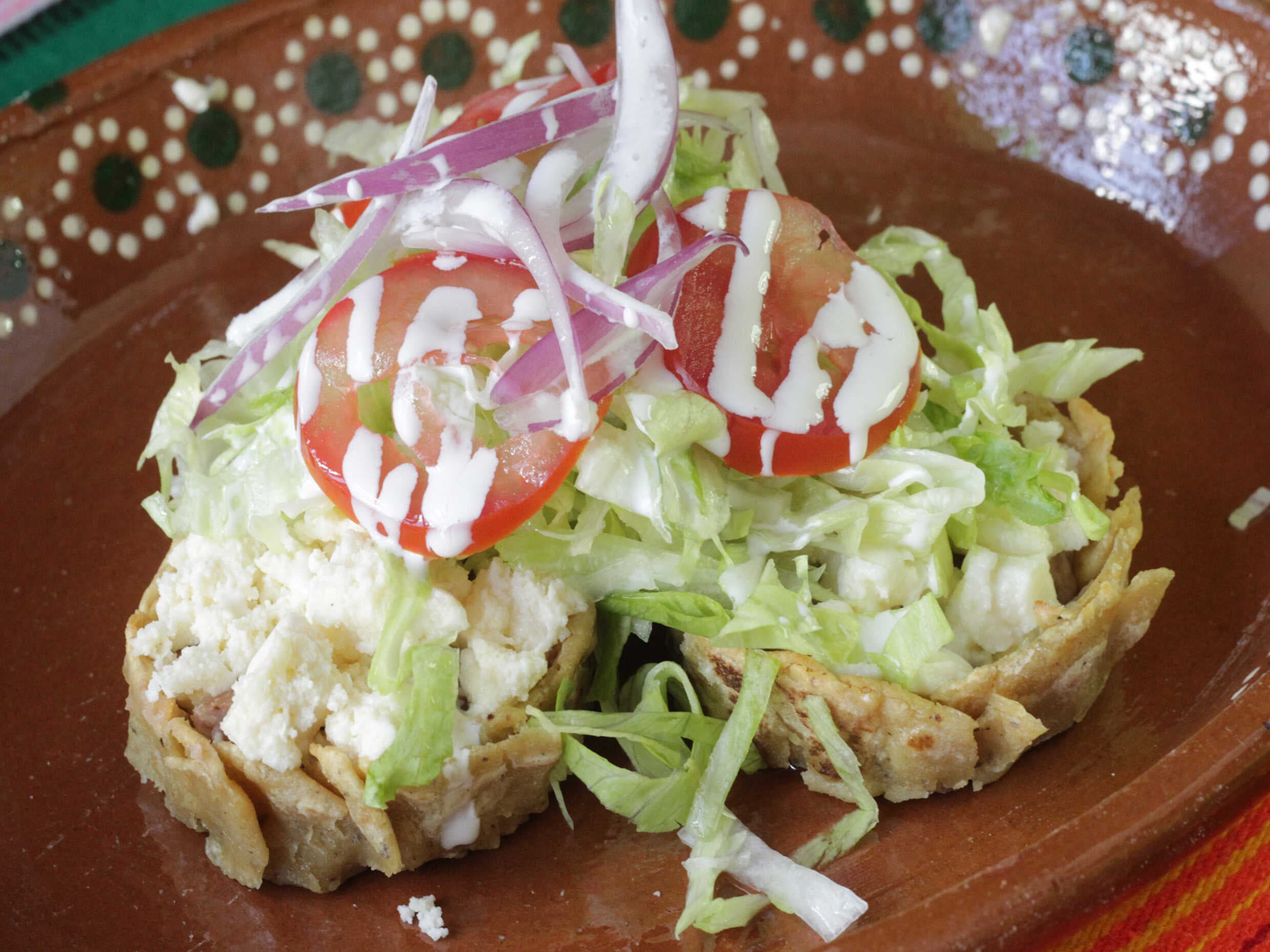 Sopes con queso