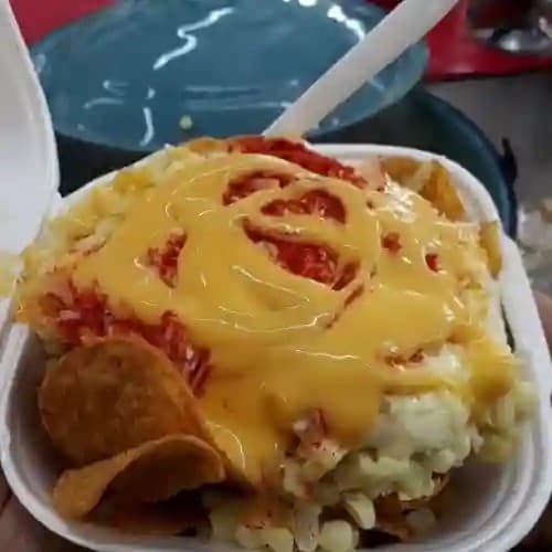 Charola con Tostitos y Elote