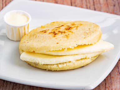 Arepa con Queso de Mano