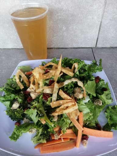 COMBO Ensalada + Bebida