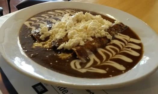 ENMOLADAS  DE POLLO