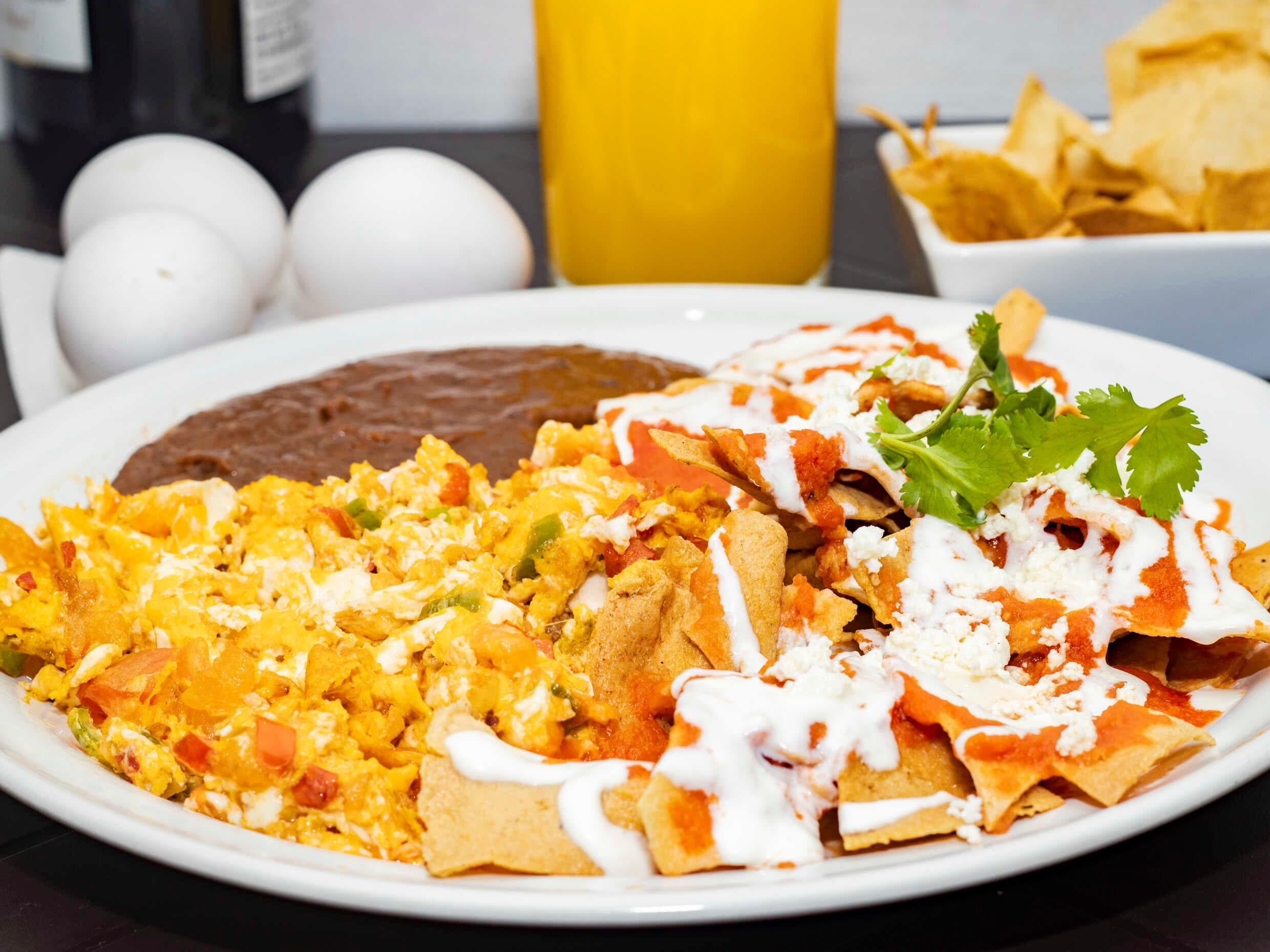 Combo-Chilaquiles con Huevo+Bebida