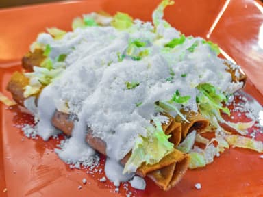 Combo -Flautas de Res + Delicioso Pambazo