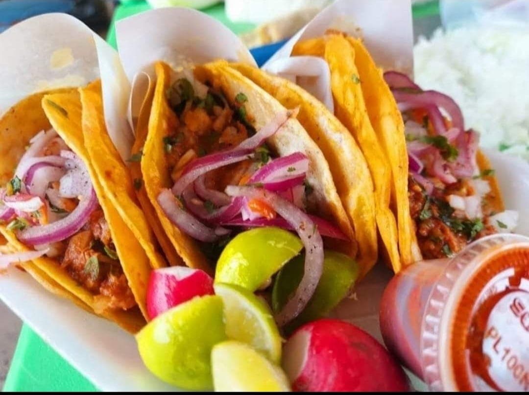 Combo 2 - 3 Tacos de birria + Consomé + Soda