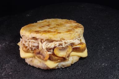 Arepa Champiñón y Queso