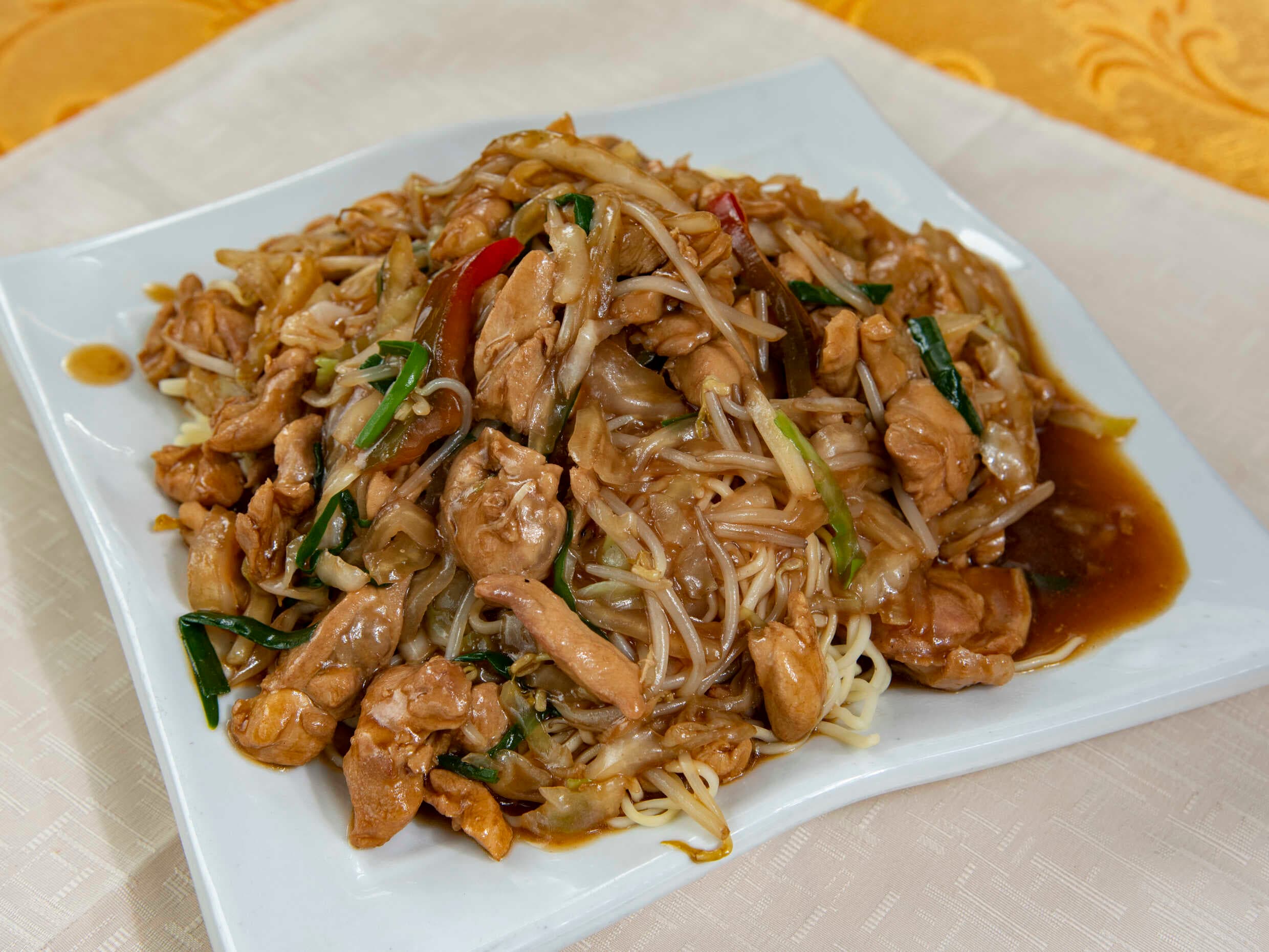 Tallarín con Pollo