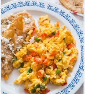 Combo - Huevos a la Mexicana + Agua de Jamaica