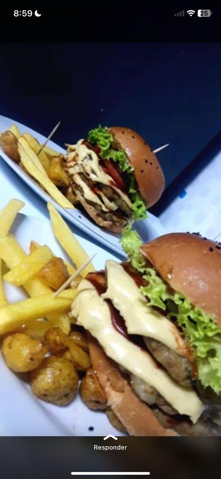 2X1 MaxiBurger Doble Carne Gratinada + Papas