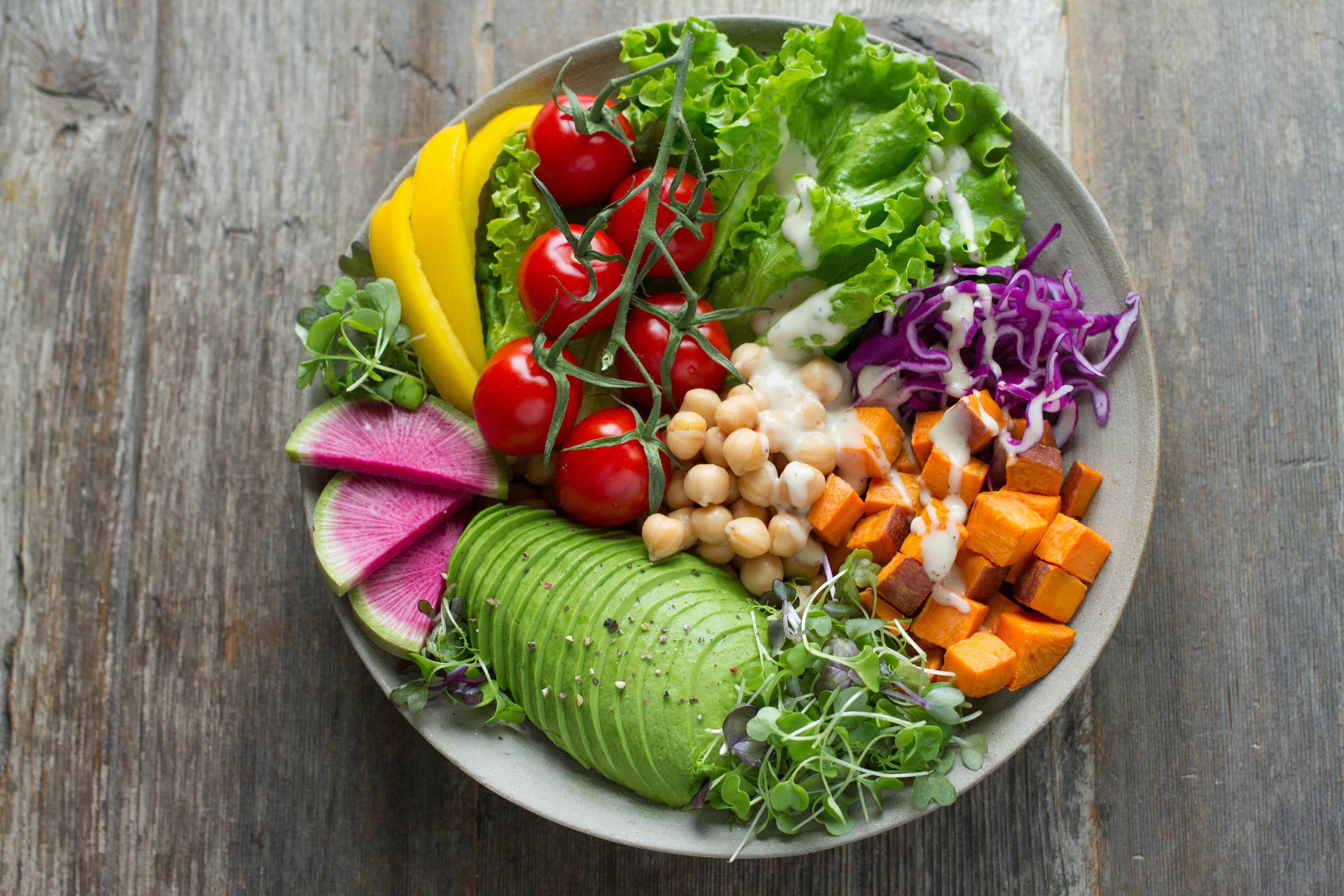 Ensalada con Pollo Deshebrado