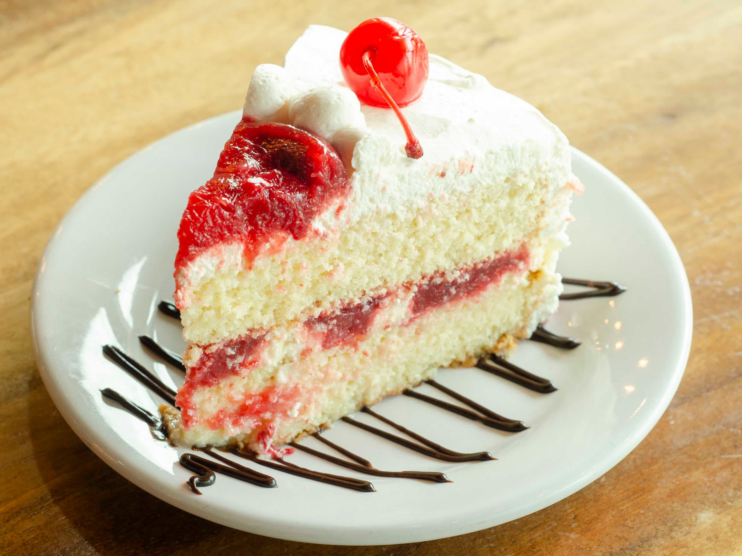 Pastel tres Leches Fresa con Queso*
