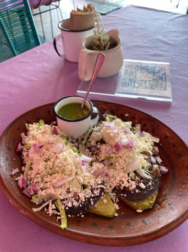 Chilaquiles con chicharrón en Salsa Verde