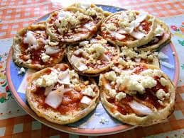 Picadas Veracruzanas con Guisado
