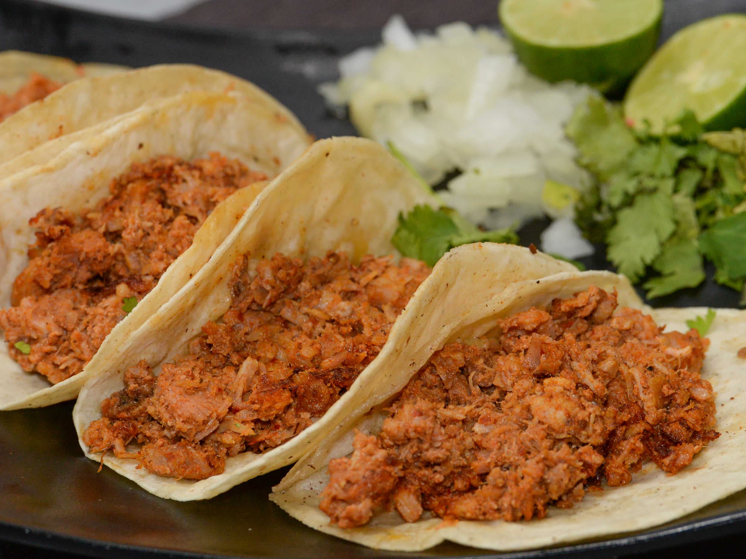 Orden de Tacos de Adobada.