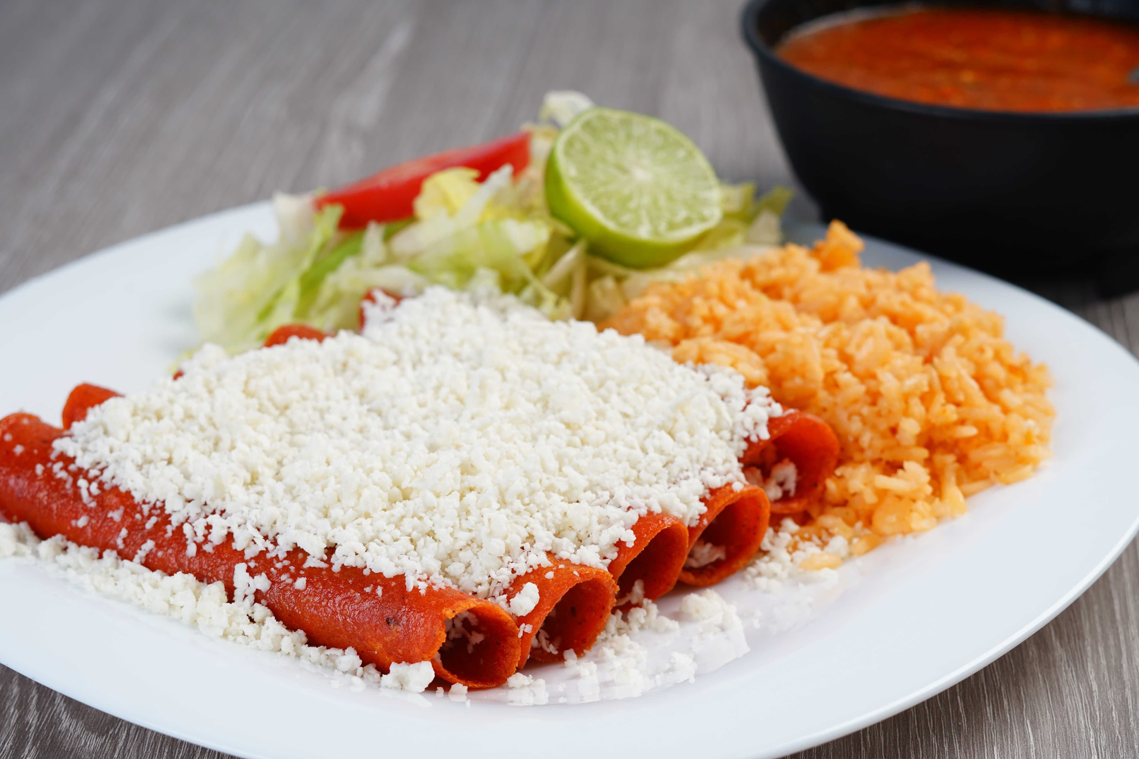 Promo 3 enchiladas rojas