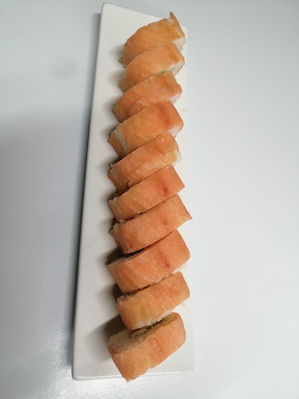 SALMON ROLL