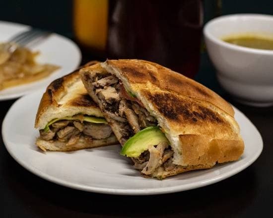 Torta de Carnitas