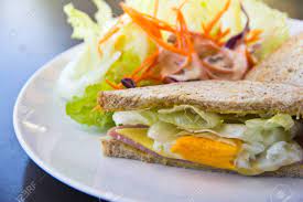 Club Sándwich con Ensalada