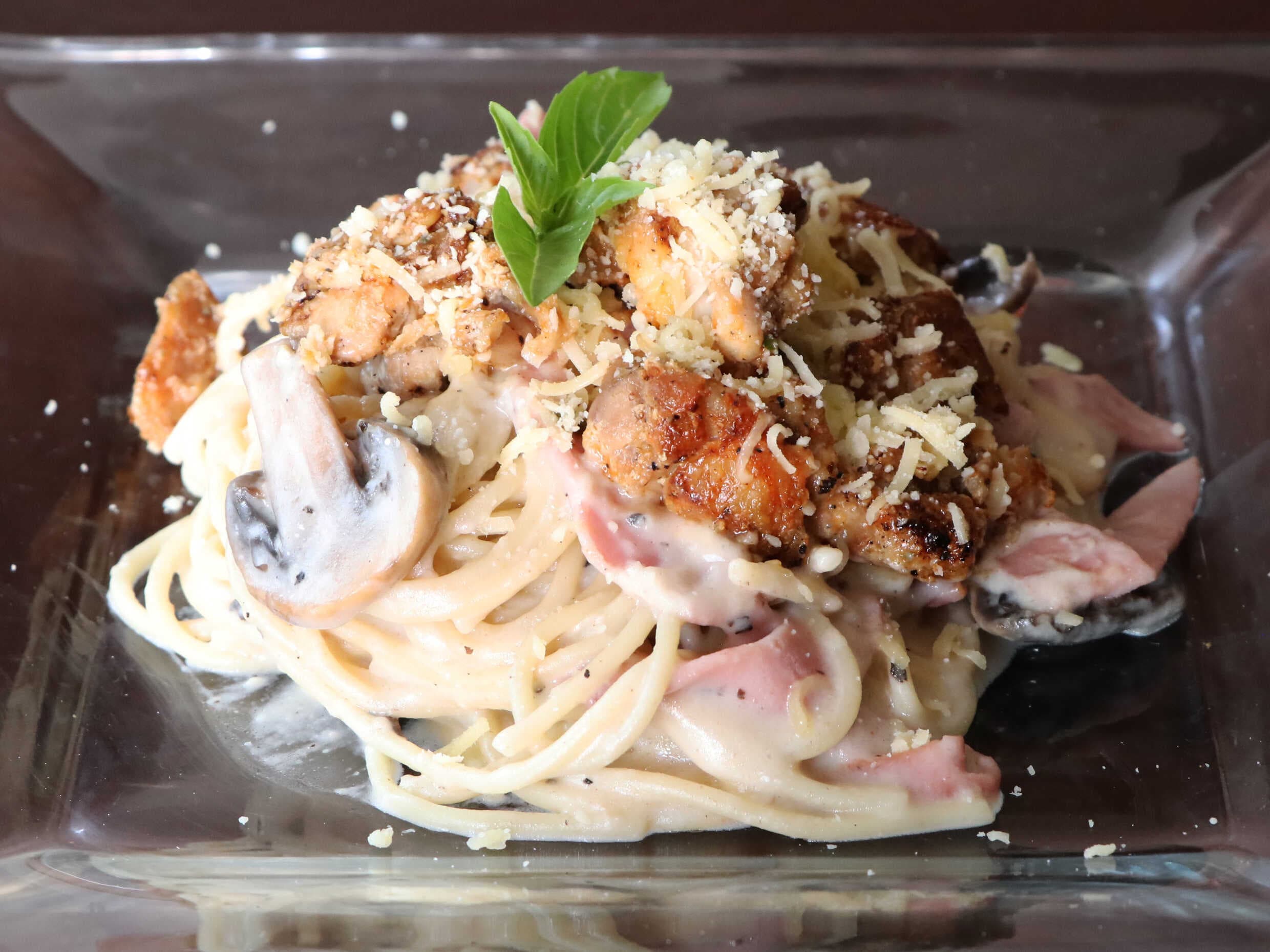Pasta Alfredo con Pollo